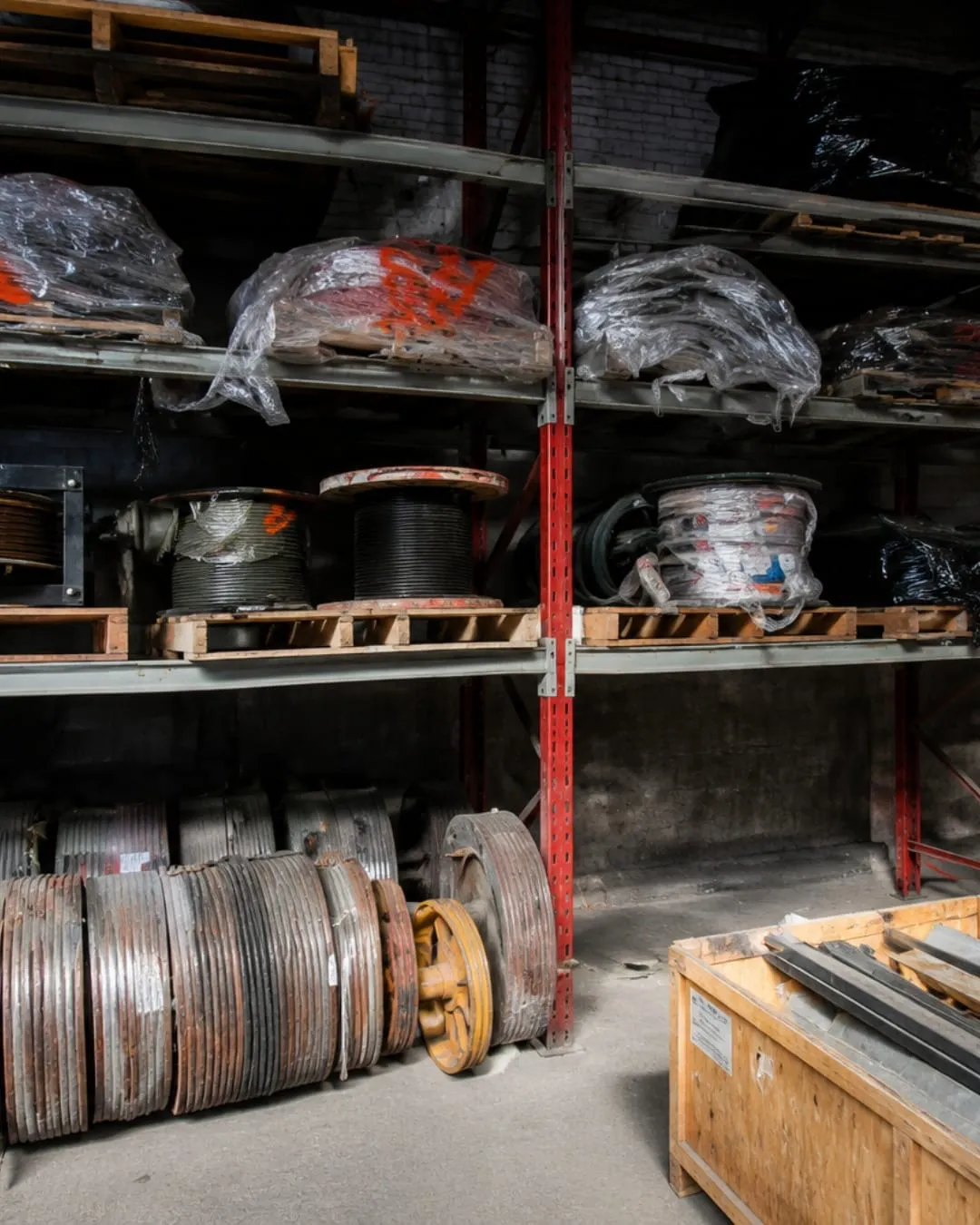 Material antes del retiro — Fábrica de ascensores